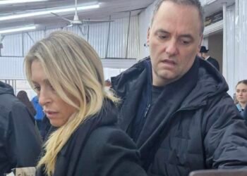 Una fis­cal le pidió al Gobierno que informe quié­nes via­ja­ron en el avión pre­si­den­cial a EE.UU.