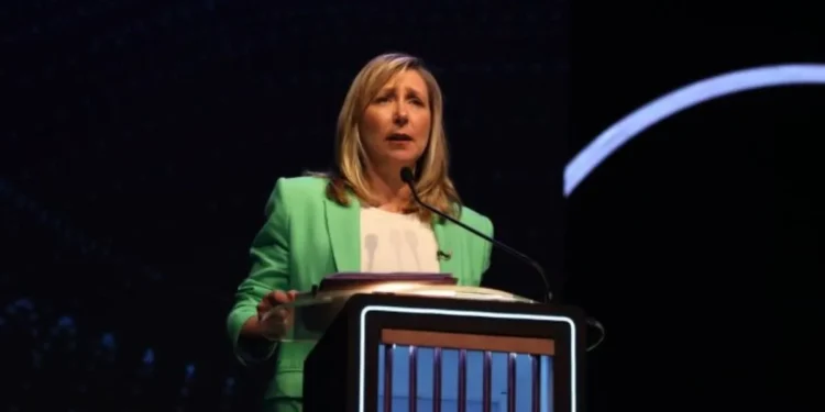Myriam Bregman llama “aloe vera” a Manuel Adorni por sus estrategias