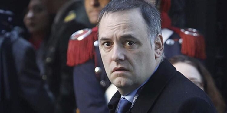 Adorni voló a Aruba en primera, y la Justicia lo corrobora.