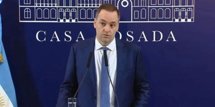 El respaldo institucional a Manuel Adorni en su presentación ante el Congreso