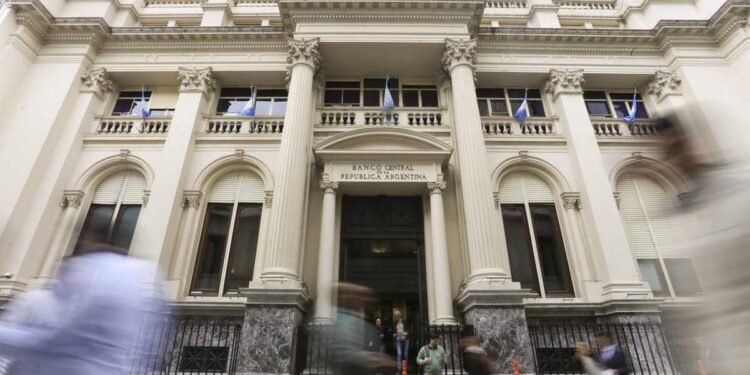 El Banco Central adquirió más de USD 6.900 millones en 2026, alcanzando casi el 70% de su meta anual