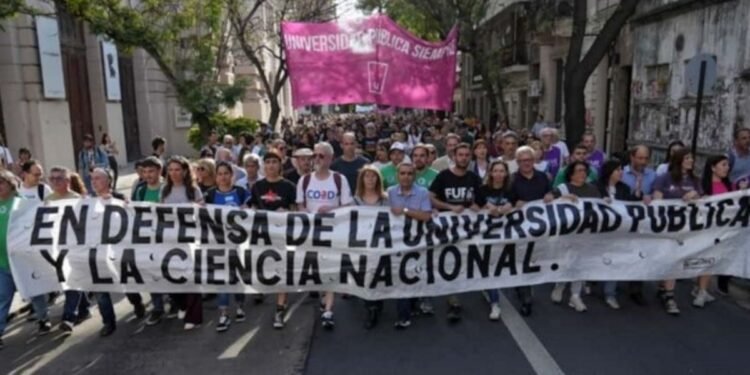 El oficialismo impulsa una reforma a la ley de financiamiento universitario tras críticas judiciales