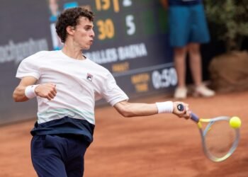 Juan Manuel Cerúndolo sorprende al eliminar a Sinner en Roland Garros