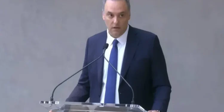 Se investiga el contenido del celular del contratista de Adorni y se prepara un pedido para justificar su patrimonio