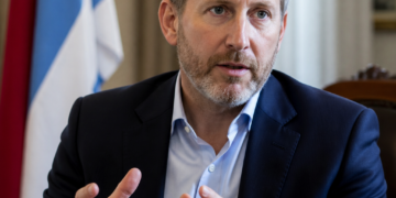 Frigerio: ‘El kirchnerismo financió viviendas para la clase media-alta’