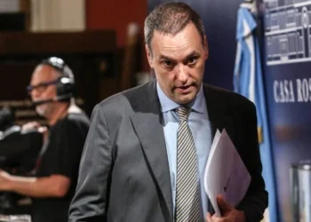 Debate sobre el patrimonio de Adorni: discrepancias entre dirigentes