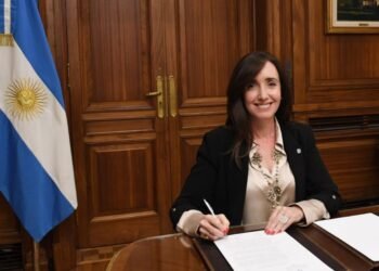 La madre de Victoria Villarruel criticó a Milei y sugirió celos hacia su hija