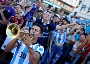 Impacto de la goleada de la Selección en el consumo argentino: viajes, indumentaria y delivery