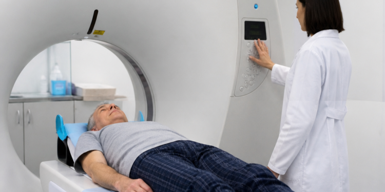 Estudio revela que una tomografía anual puede reducir en un 25% las muertes por cáncer de pulmón