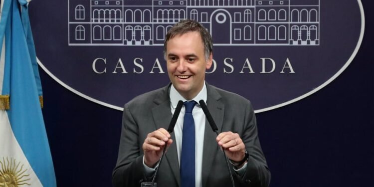 La Cámara de Diputados sesionará mañana para evaluar la interpelación a Manuel Adorni