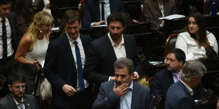 El Gobierno sostiene que el PRO carece de los votos para interpelar a Adorni