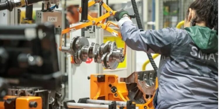La industria muestra señales de recuperación tras una caída en mayo