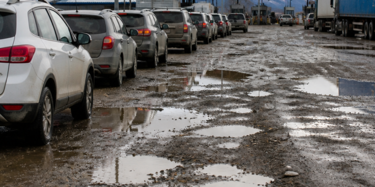 Aumentan las demandas al Gobierno por el deterioro del cruce fronterizo clave en la Patagonia