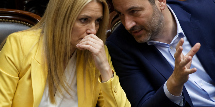 El PRO cuestiona la defensa de Manuel Adorni y evalúa su interpelación