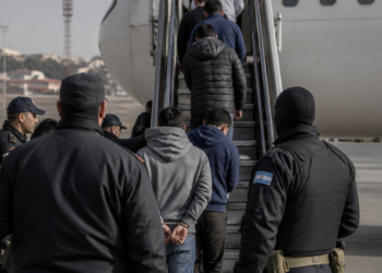 El Gobierno anunció la expulsión de 14.000 extranjeros en seis meses