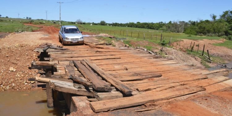 Controversia por el estado de los caminos en Balcarce y preocupación por puente deteriorado