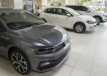 Disminuyen los patentamientos de autos nuevos un 12,8% en junio, con los importados representando el 70% de las ventas