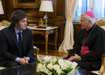 Milei se prepara para recibir al nuevo nuncio apostólico mientras avanzan los preparativos para la visita del Papa