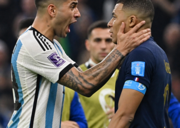 Cuti Romero y otro festejo inolvidable que evoca la final de Qatar con Mbappé: esta vez fue con Salah
