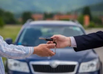 El crédito automotriz cobra fuerza: casi la mitad de las operaciones se realizan con financiación en un mercado a la baja.