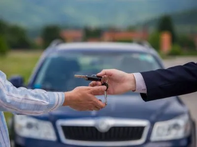 El crédito automotriz cobra fuerza: casi la mitad de las operaciones se realizan con financiación en un mercado a la baja.