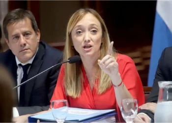 Voto remoto y Ley de Tierras: El dilema de Villarruel ante el pedido de Fernández Sagasti