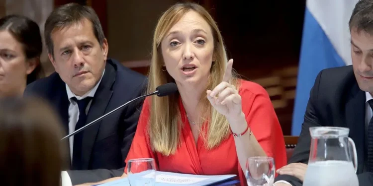 Voto remoto y Ley de Tierras: El dilema de Villarruel ante el pedido de Fernández Sagasti