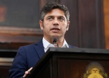 Kicillof celebra la visita del papa León XIV y lanza crítica hacia Milei: “Es muy necesario en estos tiempos de crueldad”