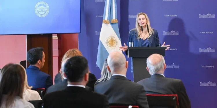Javier Milei y su equipo definen estrategias políticas y económicas