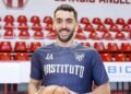Facundo Campazzo causa sensación al unirse a un partido de básquet en una plaza