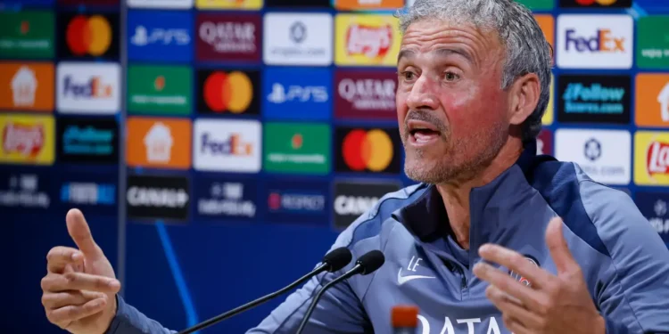 PSG y Aston Villa dan inicio a la temporada con una Supercopa inusual, sin Martínez