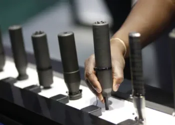 El Gobierno establece nuevas regulaciones para silenciadores y miras nocturnas en armas de fuego