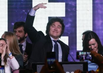 El dilema de Milei en la contienda electoral