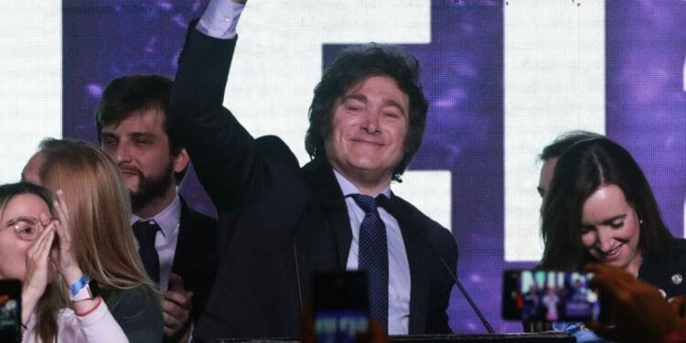 El dilema de Milei en la contienda electoral