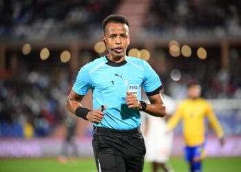 PSG y Aston Villa se enfrentarán en la Supercopa de Europa con un árbitro somalí y la participación de argentinos