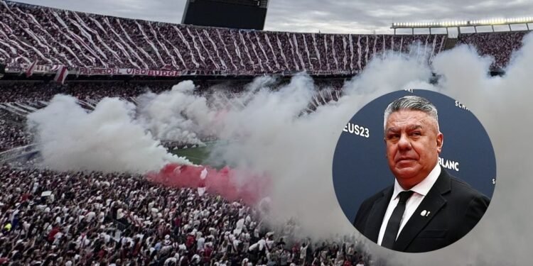 Los hinchas de River volvieron a cantar en contra del presidente de AFA Chiqui Tapia en el Monumental