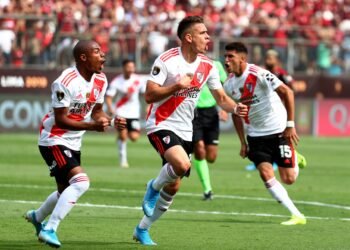 Tensión en el partido entre River Plate e Independiente Santa Fe: Coudet y Borré intercambian reproches