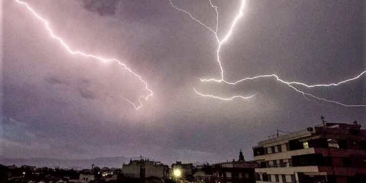 Alerta amarilla por tormentas y nevadas en cinco provincias para hoy