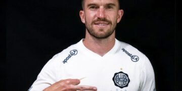De Nueva Zelanda a Paraguay: la sorprendente nueva etapa de Tim Payne entre el fútbol, el chipa guazú y la fama viral