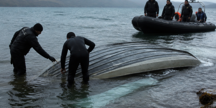 Tragedia en Laguna del Monte: fallecen tres pescadores y su guía, persiguen a otro desaparecido