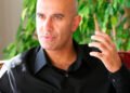 Robin Sharma, especialista en crecimiento personal: “Durante 25 años, en mis libros, he dicho: no te mates trabajando”
