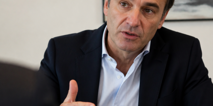 El dólar pierde atractivo: recomendaciones de Di Stefano ante el nuevo contexto económico