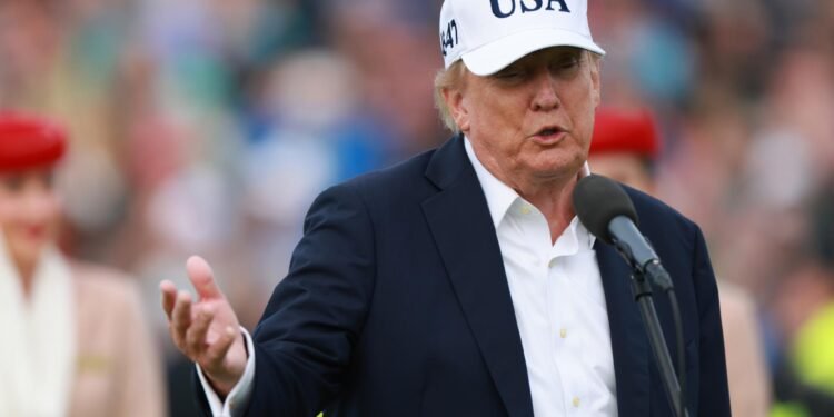 Trump eleva la tensión comercial: advierte sobre aranceles a Europa si Canadá se alía con la UE