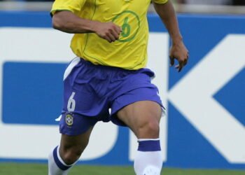 La impactante revelación de Roberto Carlos: ‘Perdí el 99% de lo que gané en mi carrera futbolística’