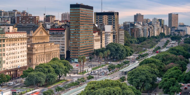 CABA retrasa su emisión en el mercado ante el aumento del riesgo país, mientras San Juan avanza en su colocación de bonos