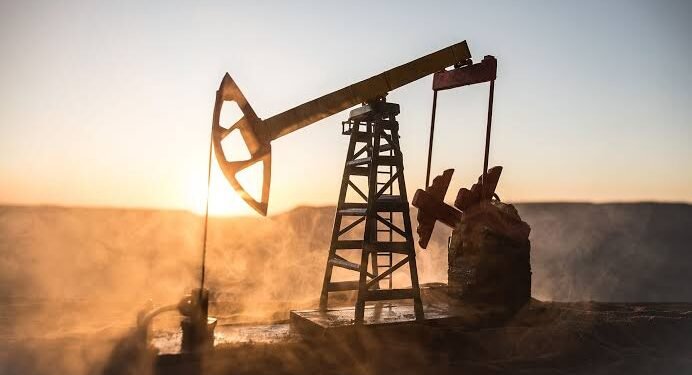 Los precios del petróleo se elevan tras el rechazo de Trump a la tregua de Irán en Ormuz