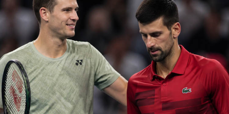 Hurkacz sorprende en Shanghái y elimina a Djokovic en un inesperado desenlace