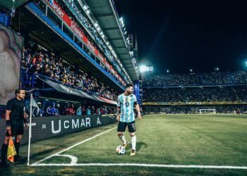 Messi y Cristiano Ronaldo quisieran estar juntos en la despedida de Tevez en La Bombonera