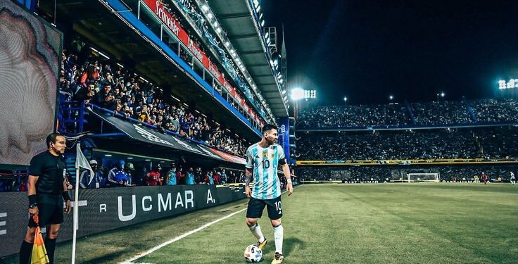 Messi y Cristiano Ronaldo quisieran estar juntos en la despedida de Tevez en La Bombonera