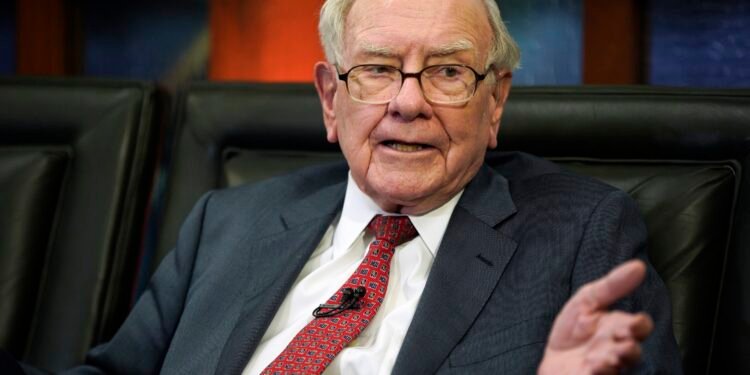 La estrategia de inversión de Warren Buffett que perdura tras cinco décadas
